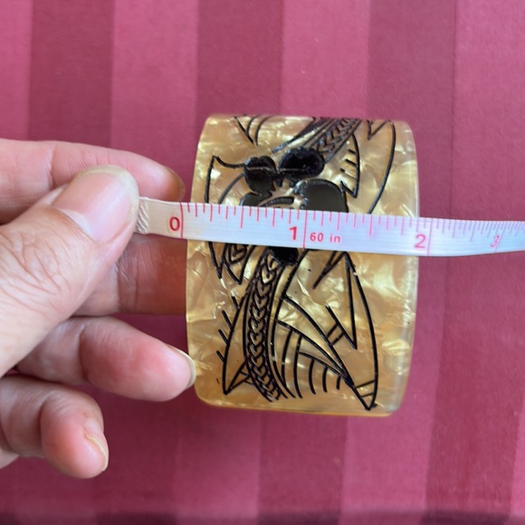 Handpainted CUFF BRACELET with black floral plumeria motif raised unique - Picture 12 of 13